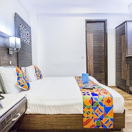 Hotel Sunstar Heights Delhi  Esterno foto