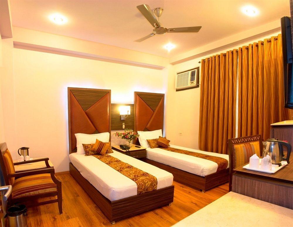 Hotel Sunstar Heights Delhi  Esterno foto