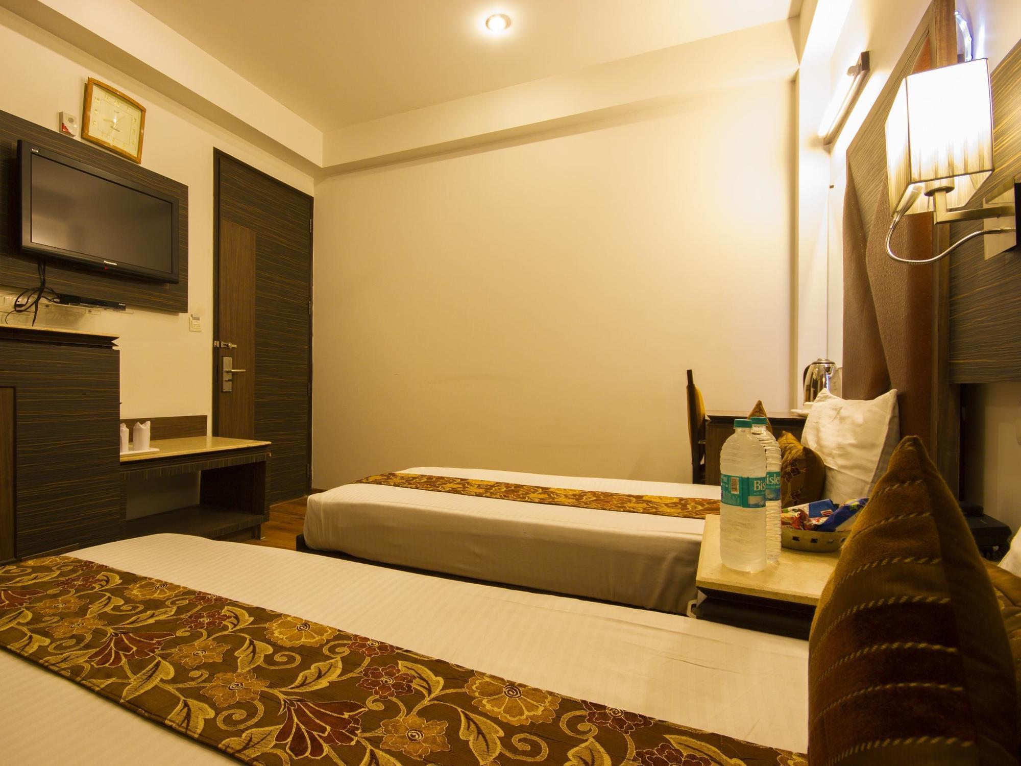 Hotel Sunstar Heights Delhi  Esterno foto