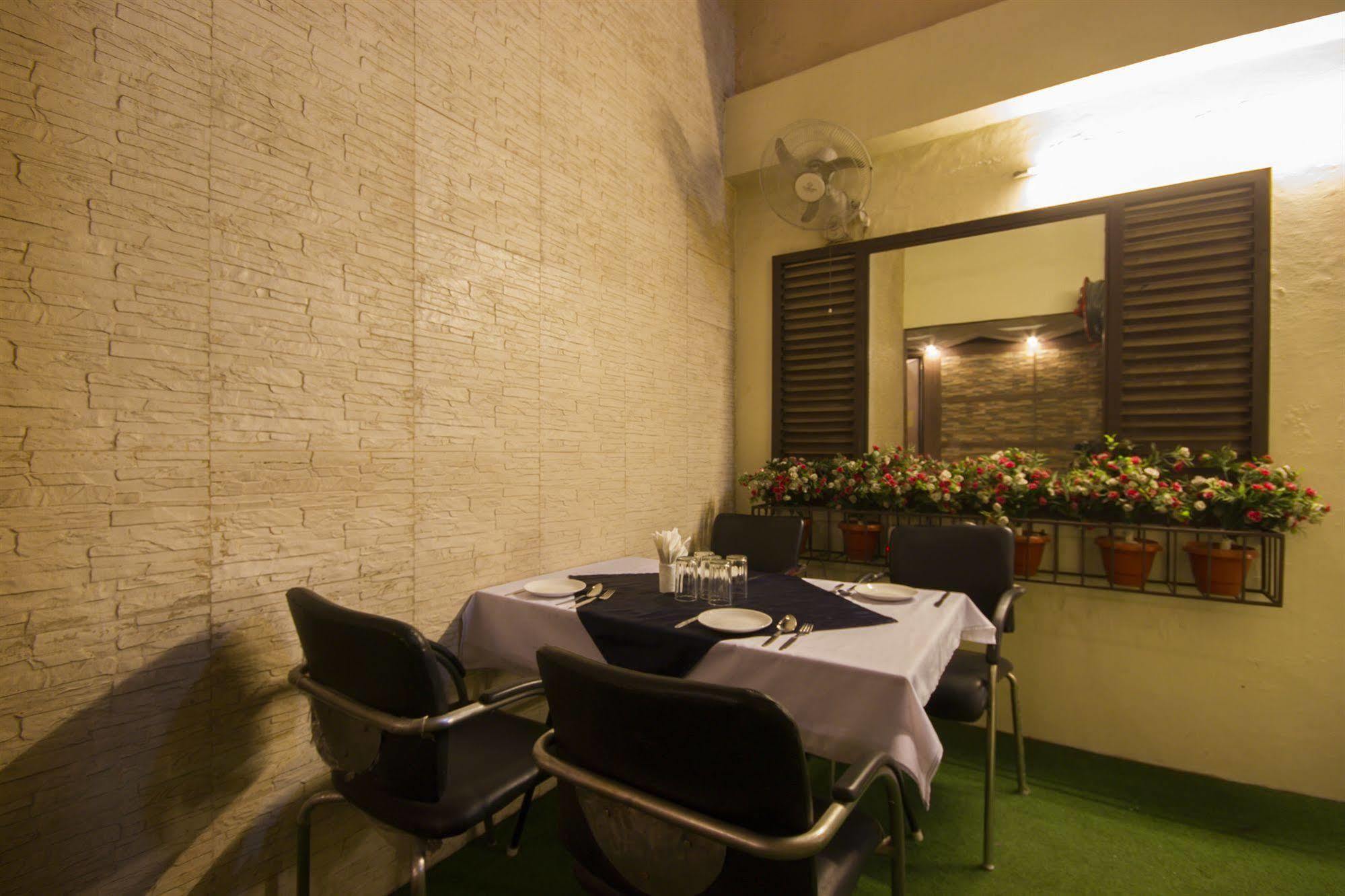 Hotel Sunstar Heights Delhi  Esterno foto