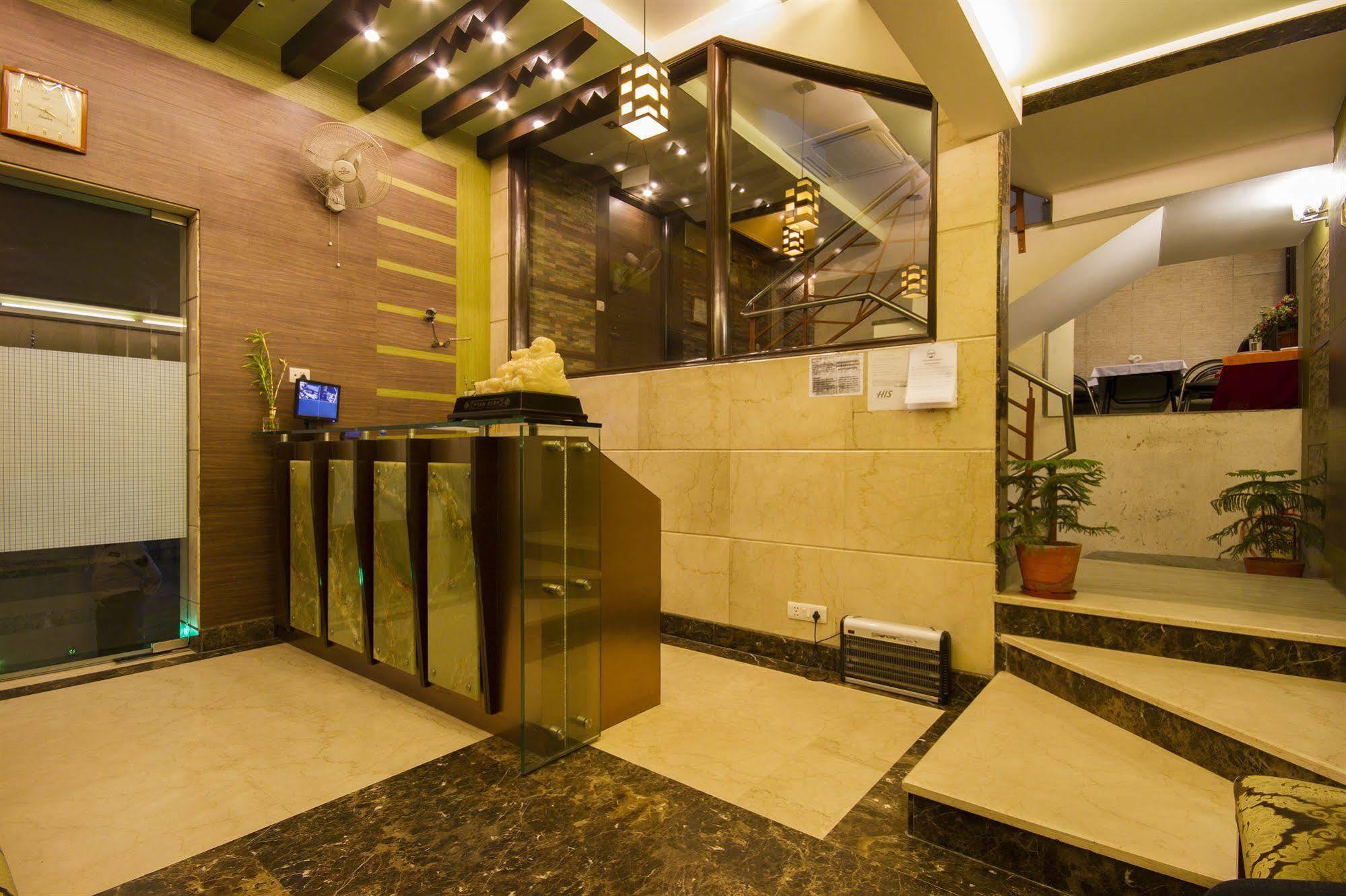 Hotel Sunstar Heights Delhi  Esterno foto
