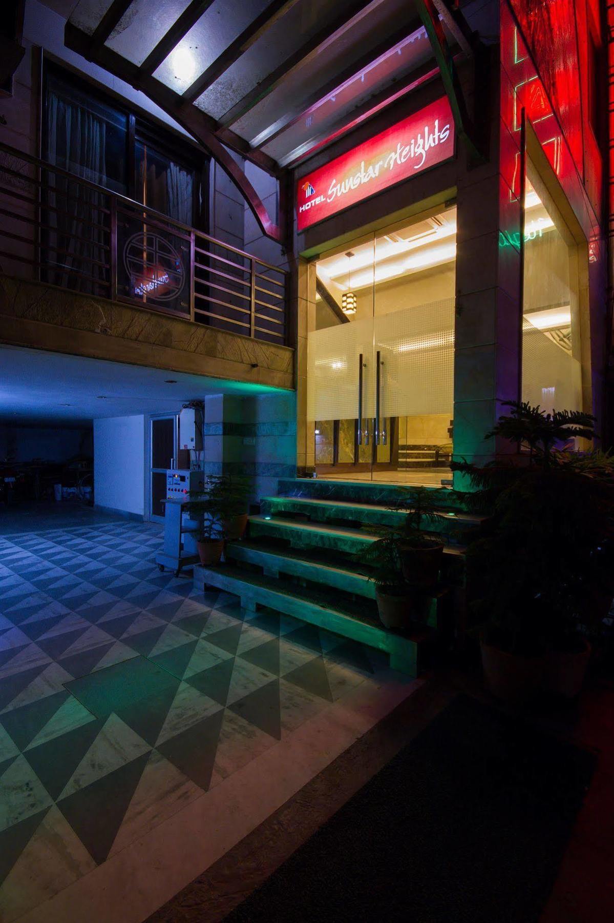 Hotel Sunstar Heights Delhi  Esterno foto