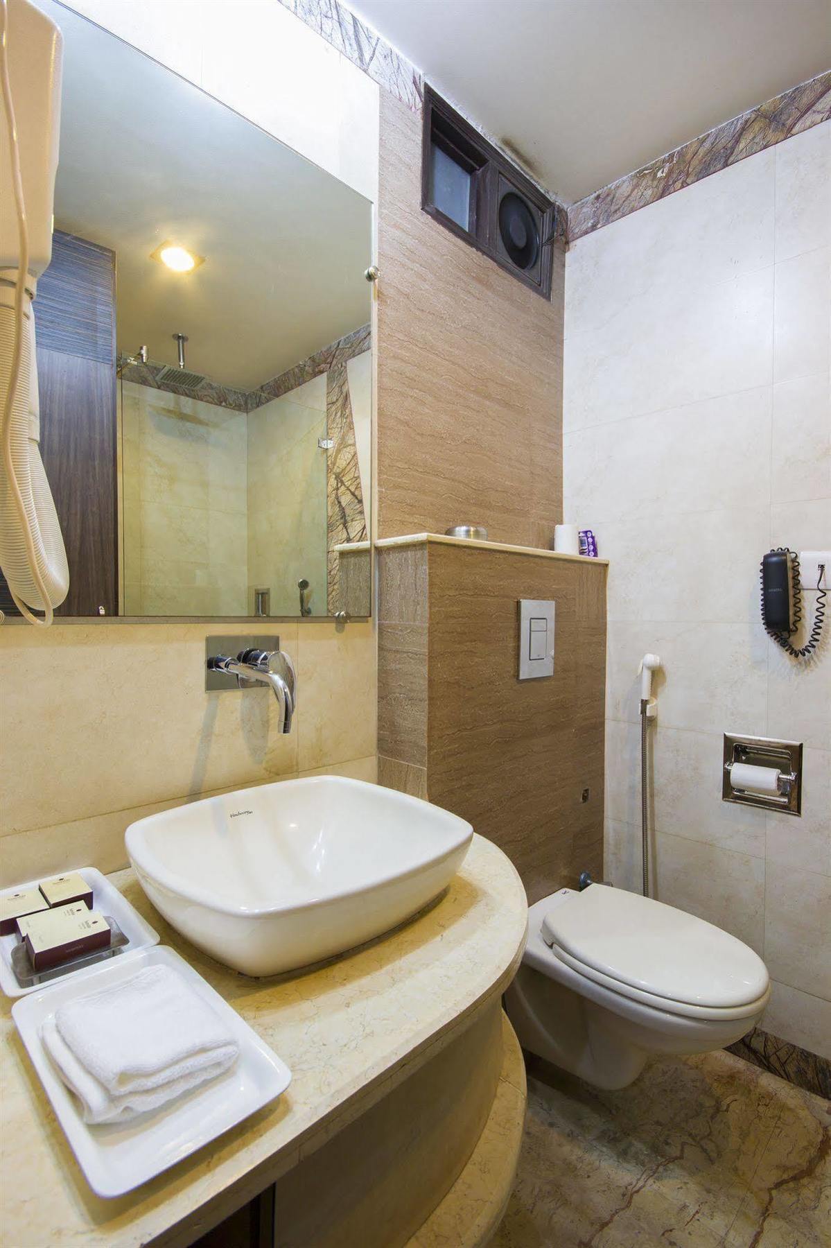 Hotel Sunstar Heights Delhi  Esterno foto