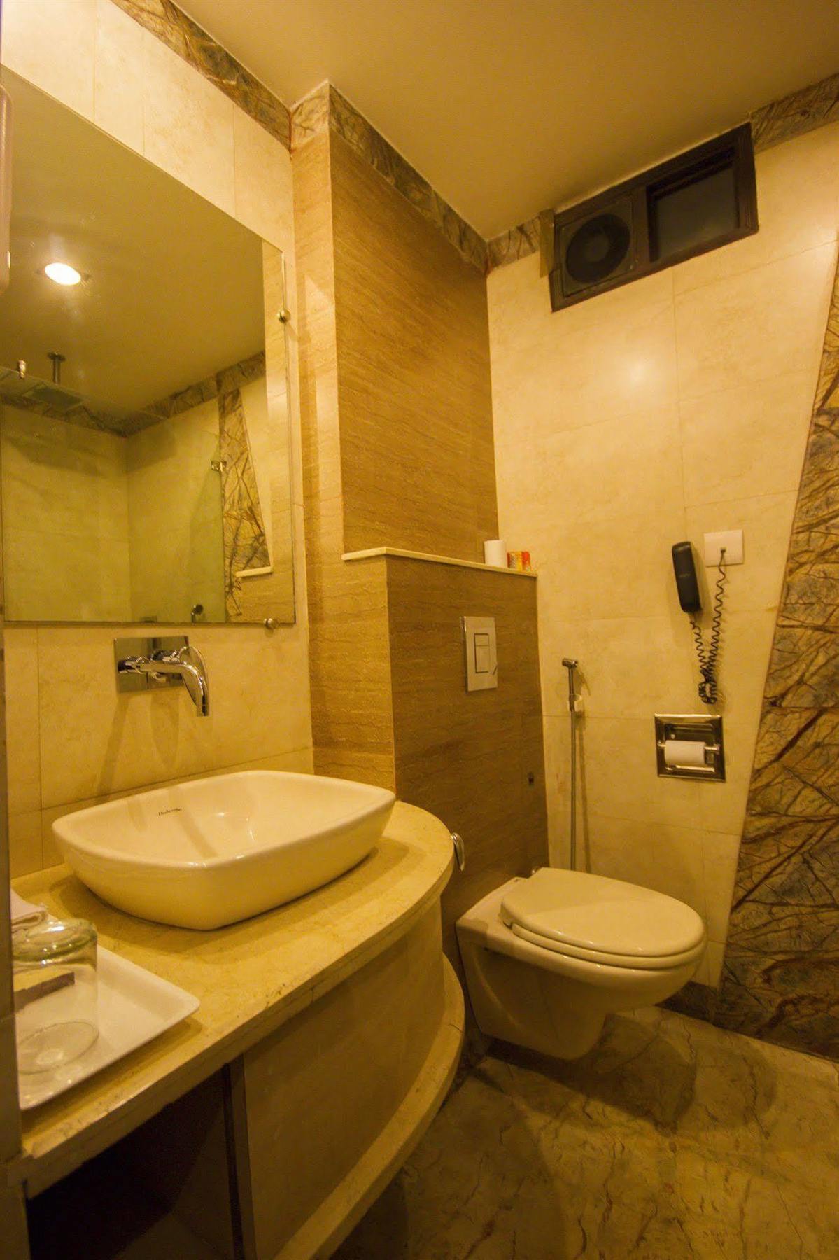 Hotel Sunstar Heights Delhi  Esterno foto